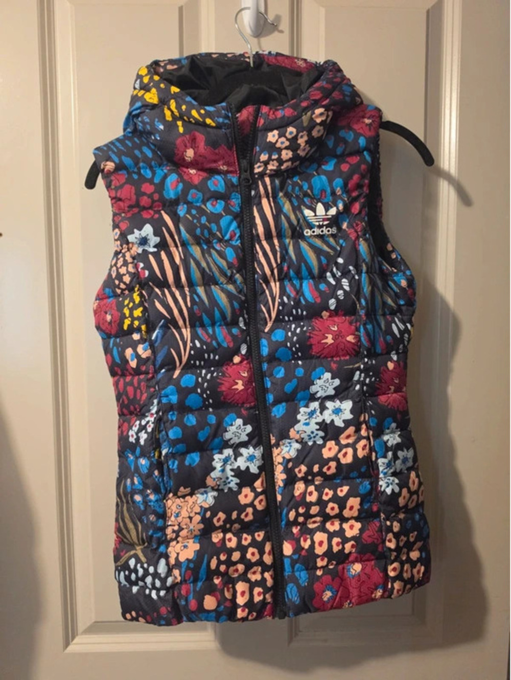 Adidas Originals Slim Floral Hooded Puffer Vest XS
